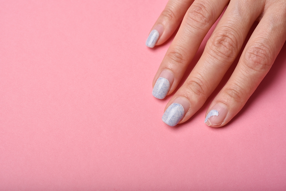 cracked,broken,nail,,nail,weakness,damage,from,gel,polish,coating,