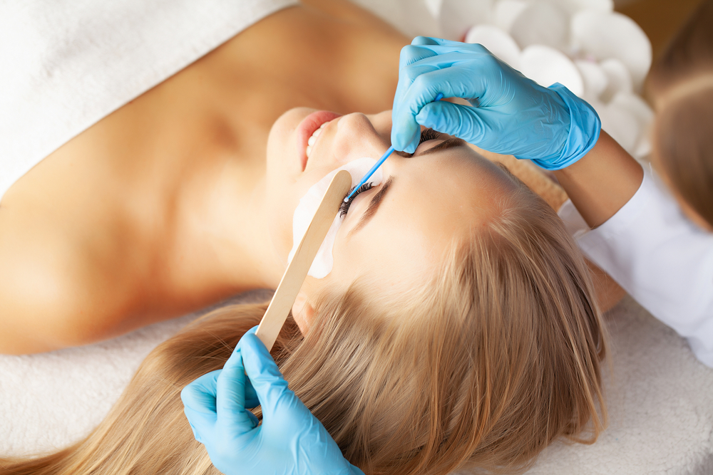 eyelash,extension,procedure,,professional,stylist,lengthening,female,lashes.